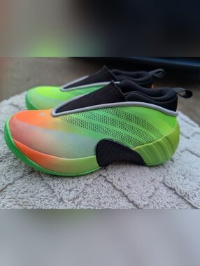 Kids Boys Adidas Neon Slip On Sneakers Size 10.5